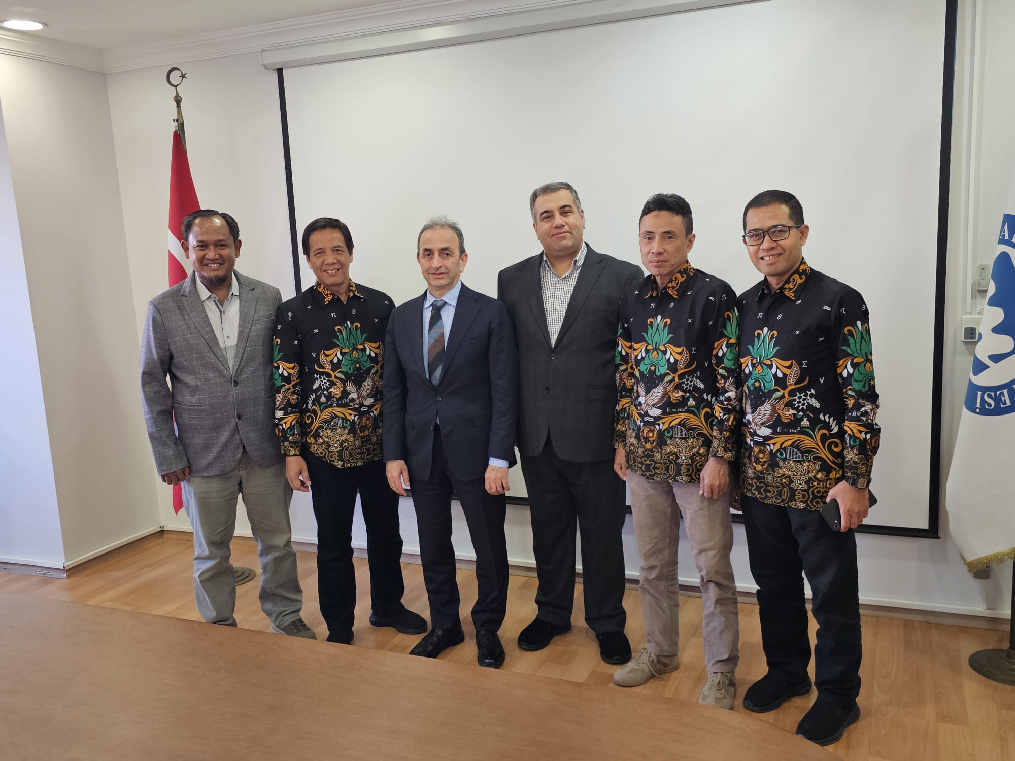 WhatsApp Image 2025-12-21 at 19.40.19.jpeg (245 KB)